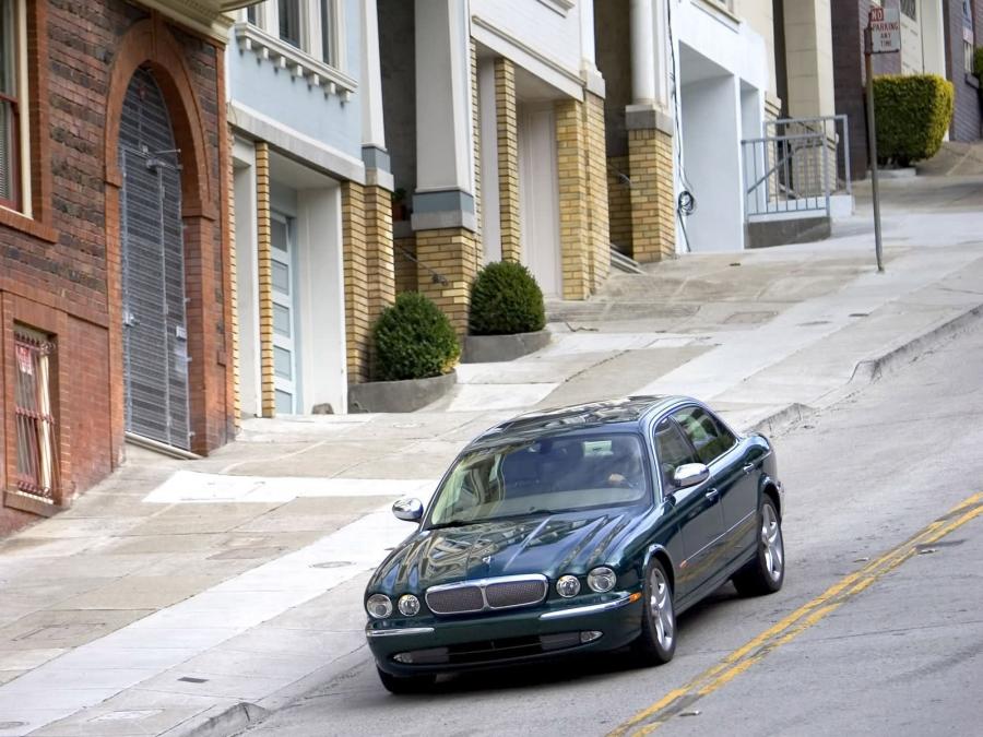  Jaguar XJ Super V8 2003 года  (фото 43 из 46)